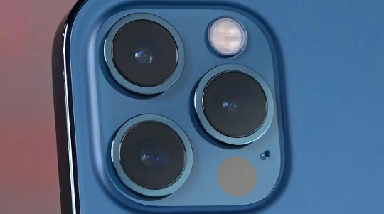 iPhone15，将配备潜望式长焦-2